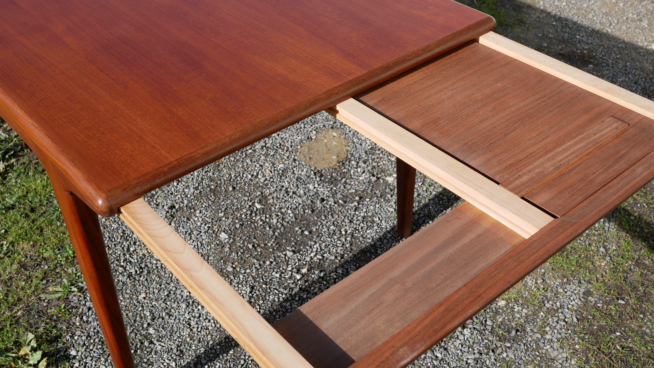 Table de repas scandinave en teck