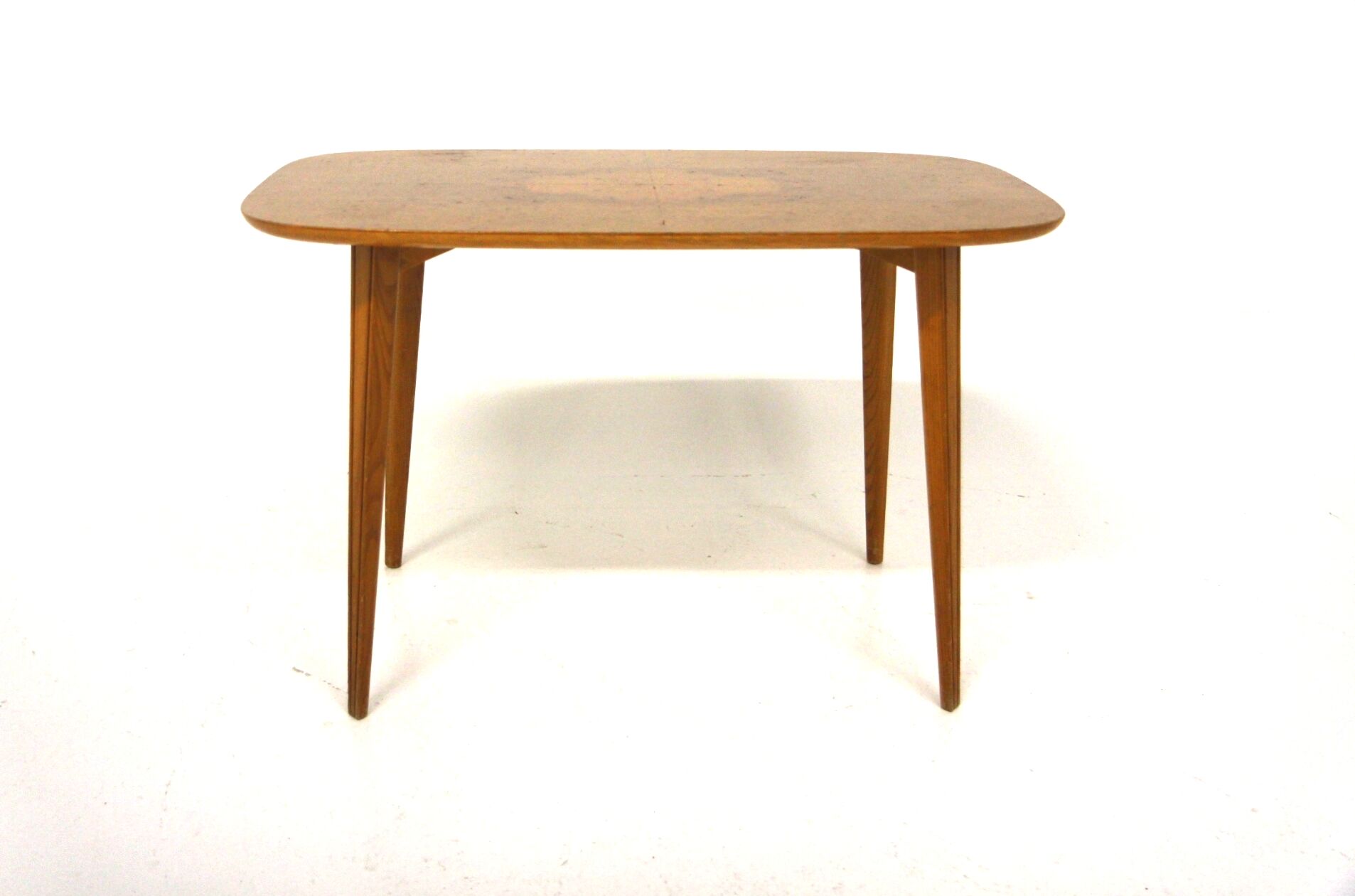 Coffee table in elm, Swedish Modern, Sweden, 1930.
