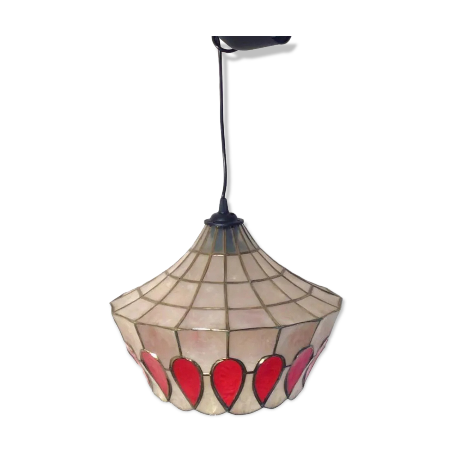 Red mother-of-pearl suspension