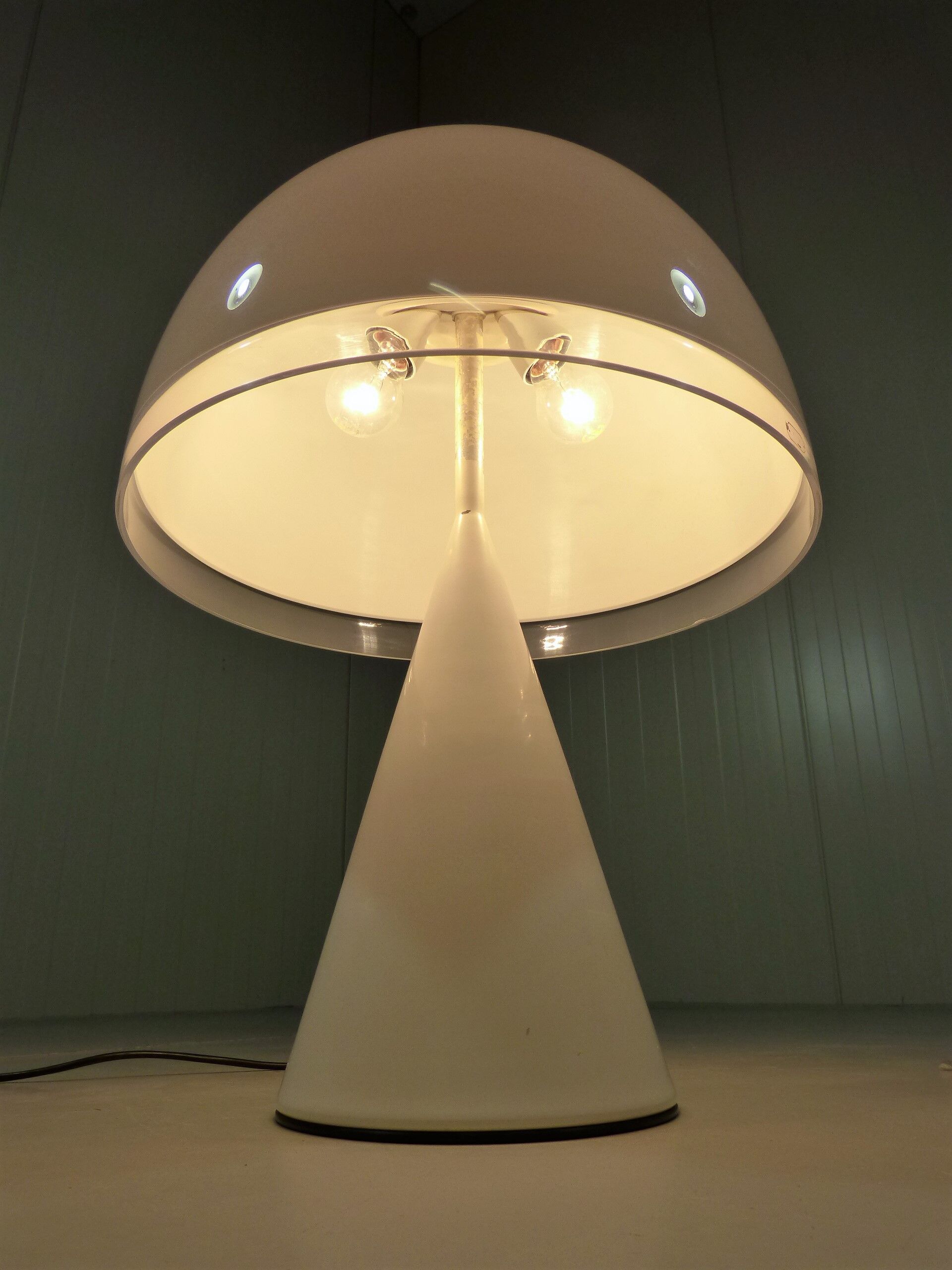 Baobab table lamp by iGuzzini XXL Model 4044 1978-1982