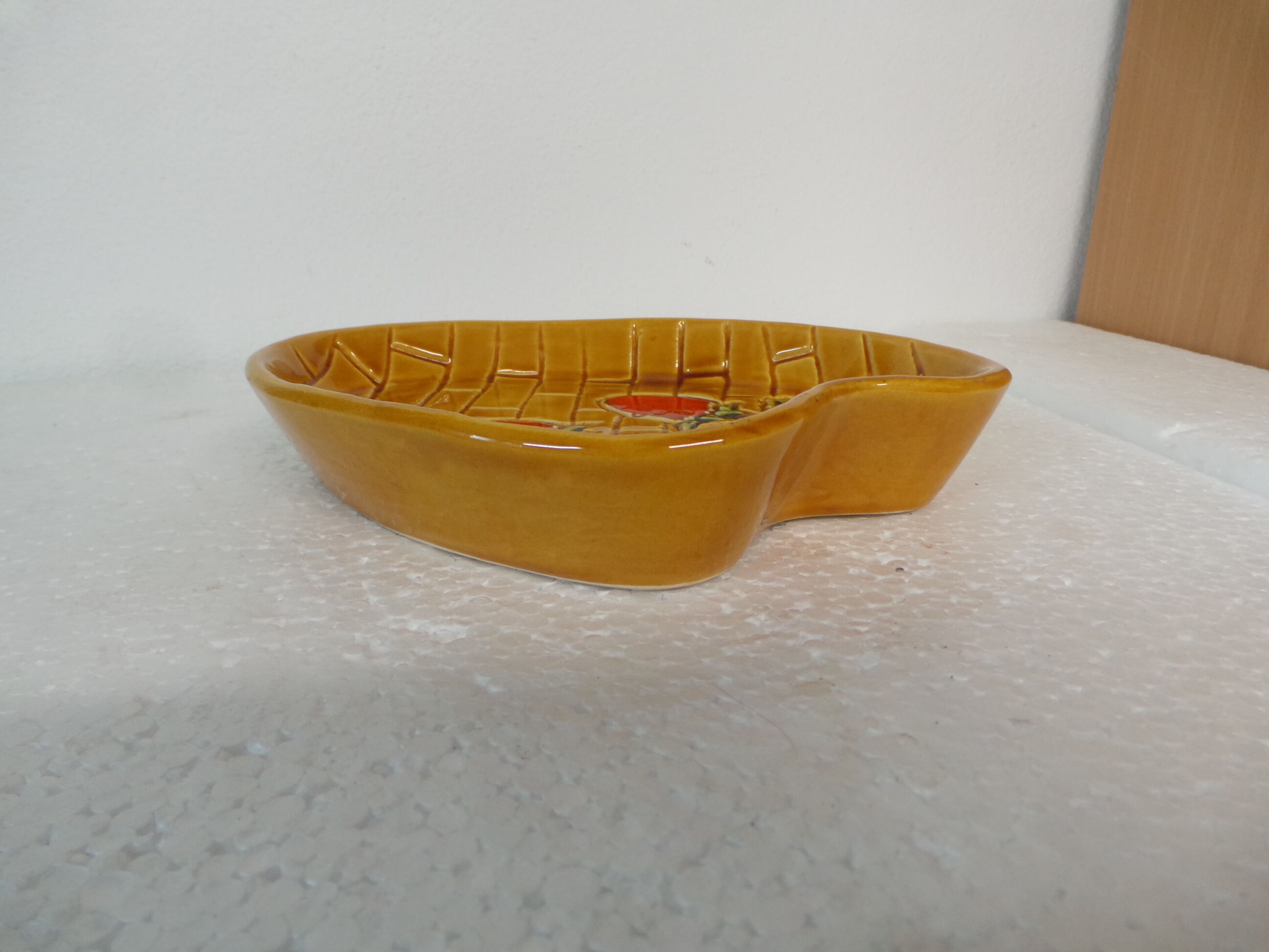 Vintage trinket bowl has strawberry décor