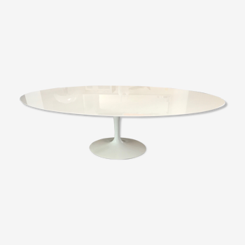 Limited edition table by Eero Saarinen for Knoll studio in extra white marble