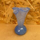 Ancien Vase Verre Soufflé Bleu Moucheté Blanc Col Corolle Vintage