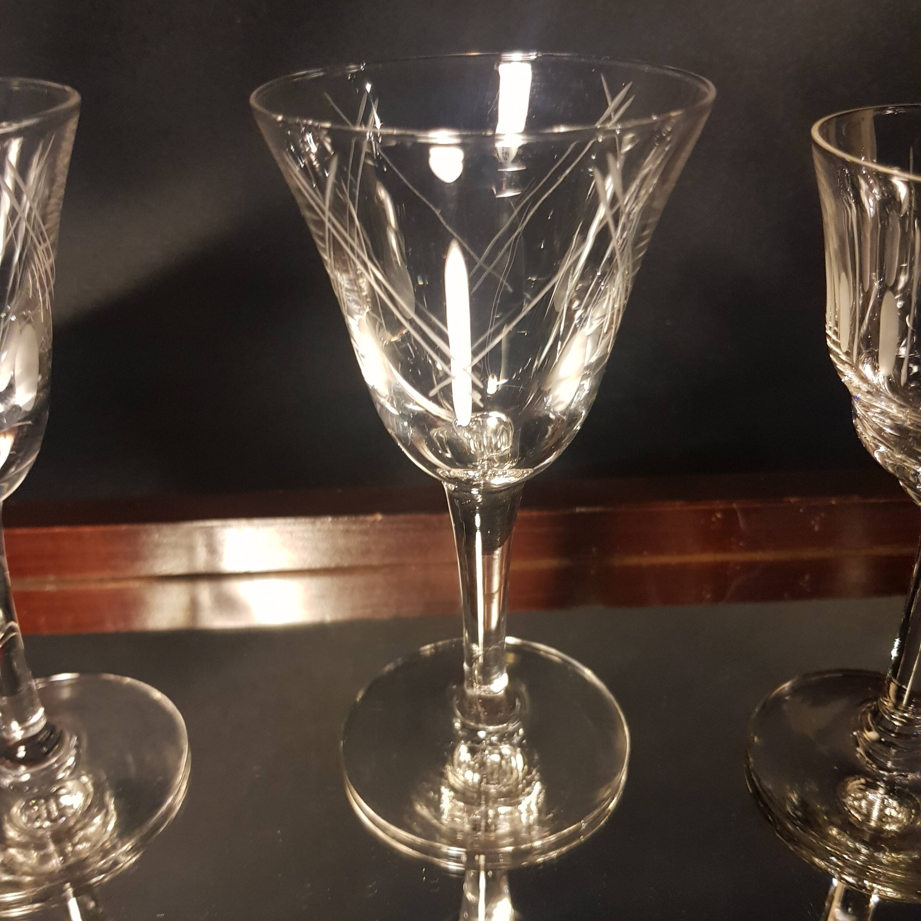 6 chiseled port glasses