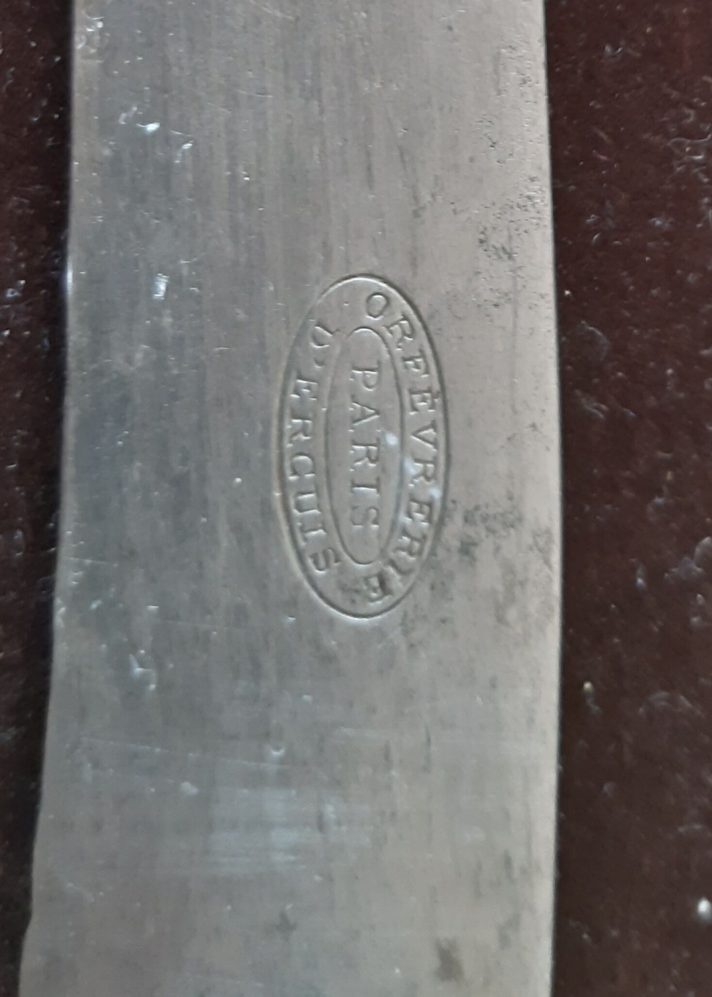 Covered with leg Ercuis silver metal