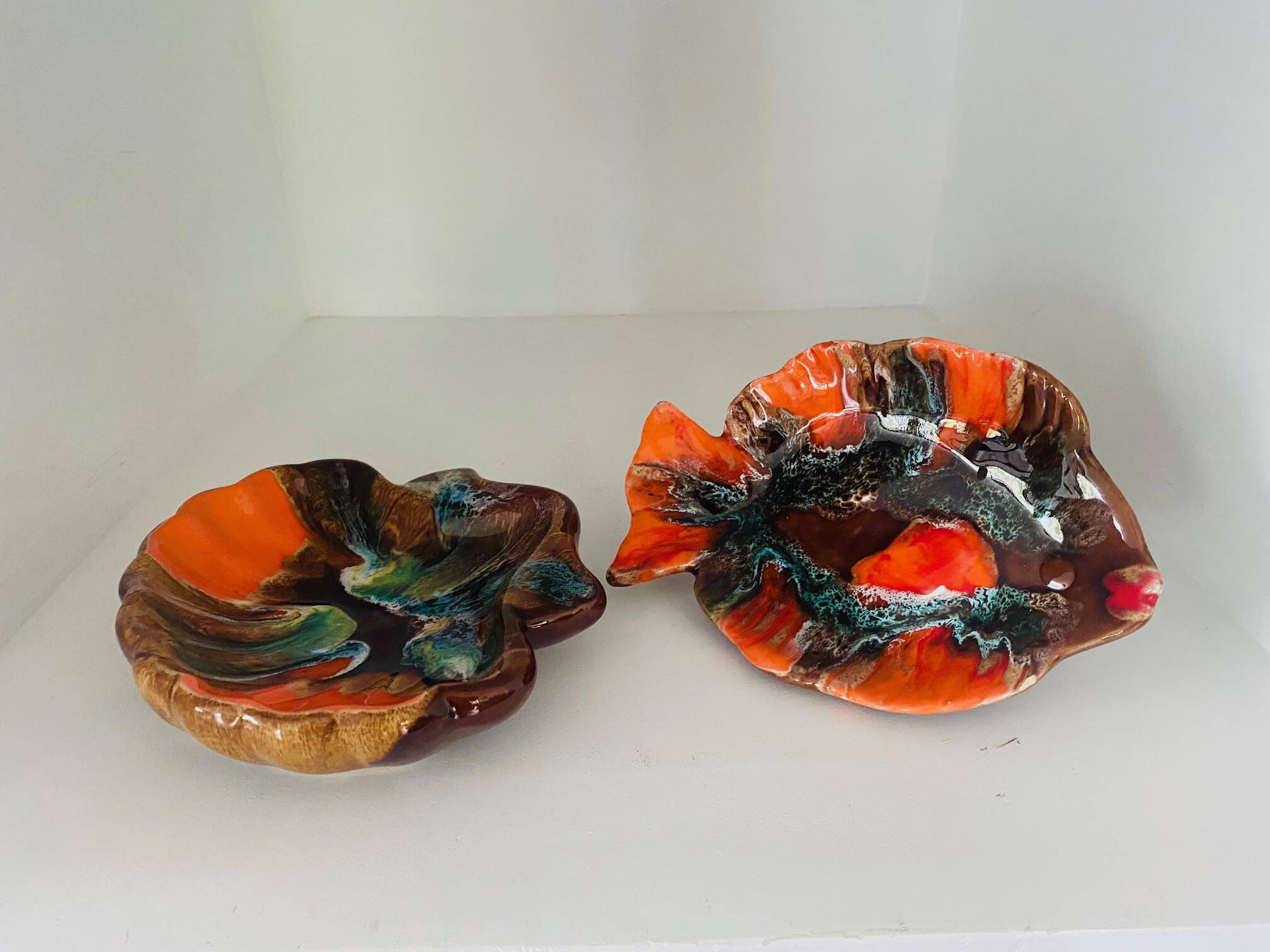 Vallauris 2 empty ceramic fish and shell pockets