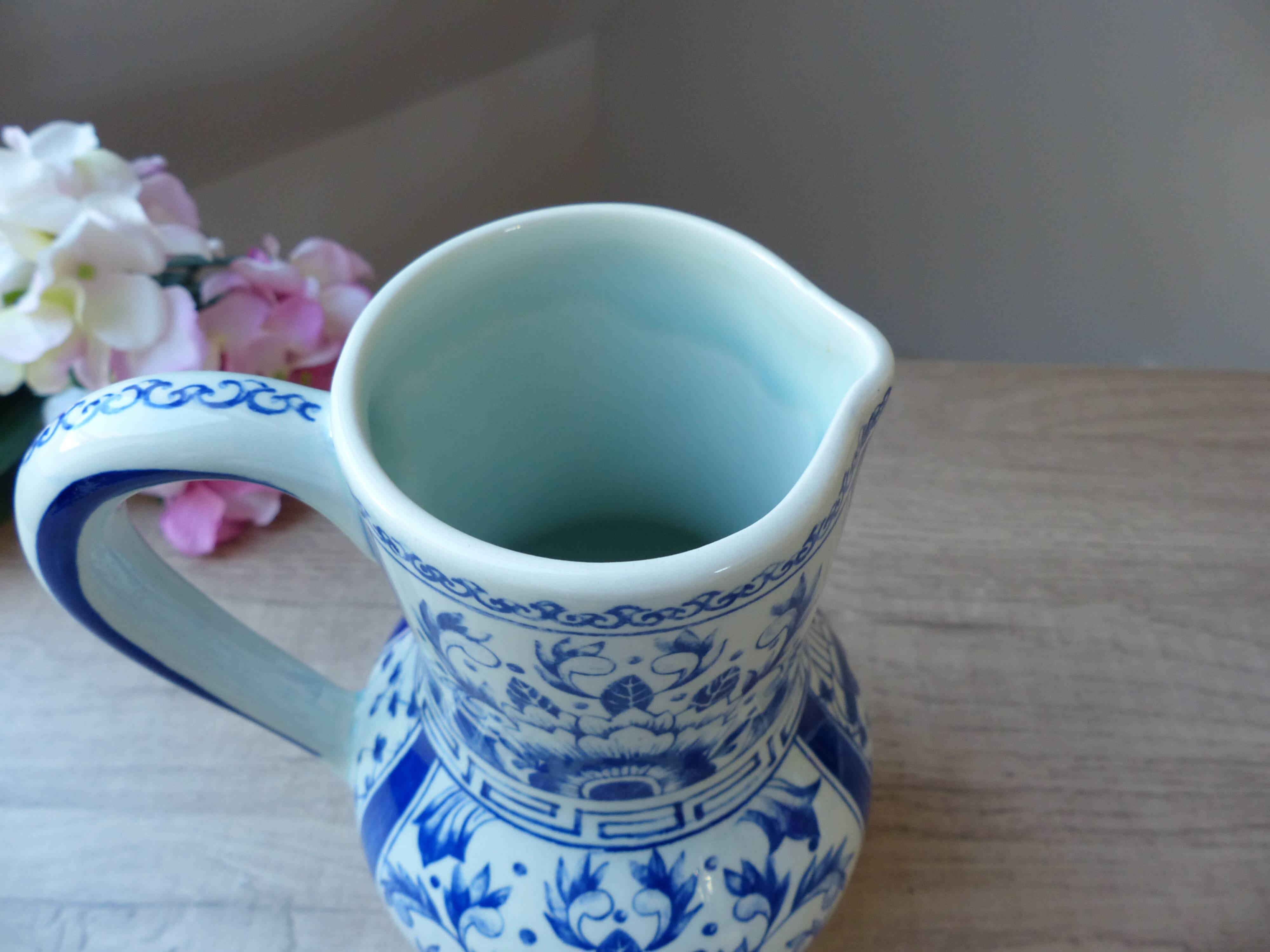 Blue delft pitcher, jug boch vase belgium amsterdam hand painted