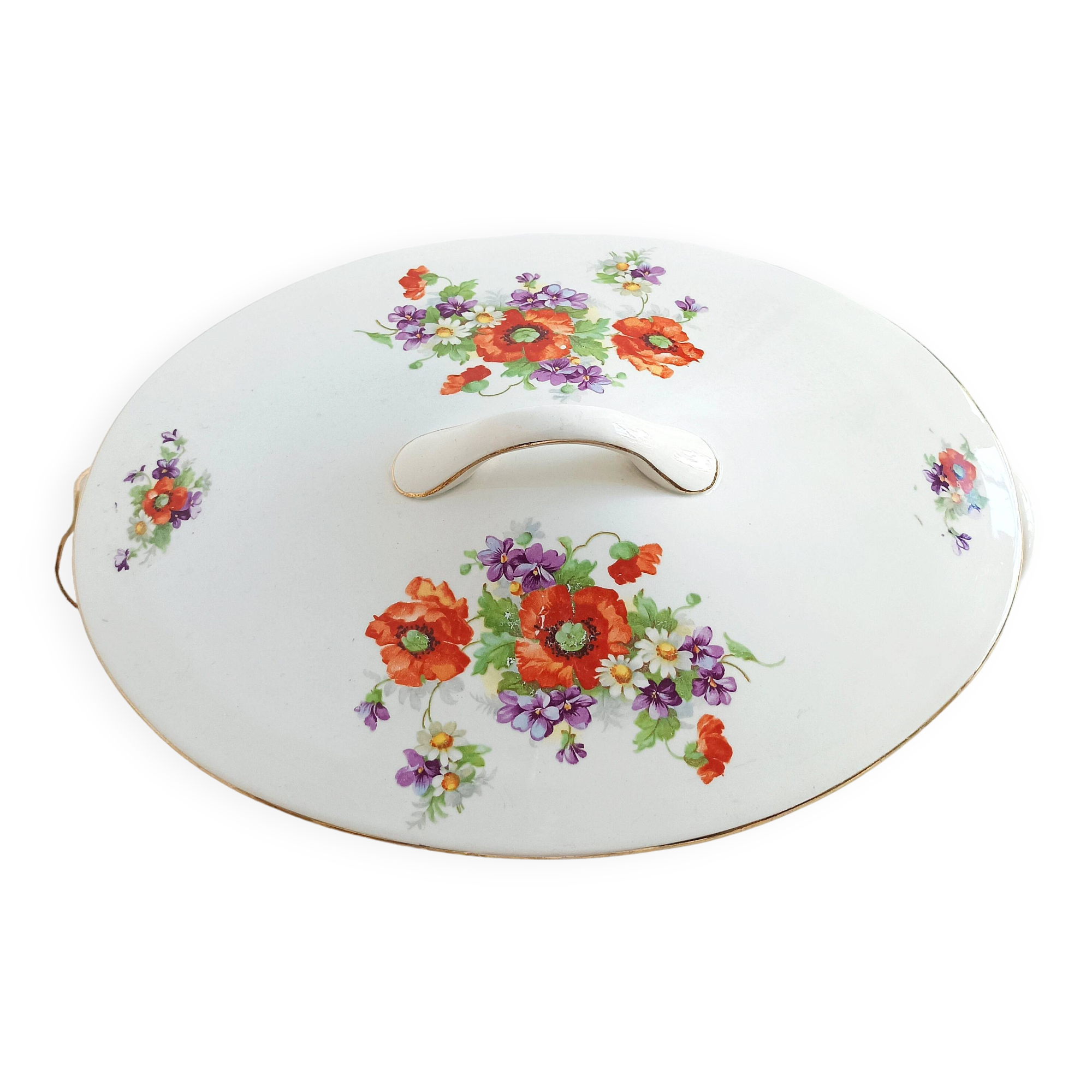 Onnaing earthenware vegetable serving dish