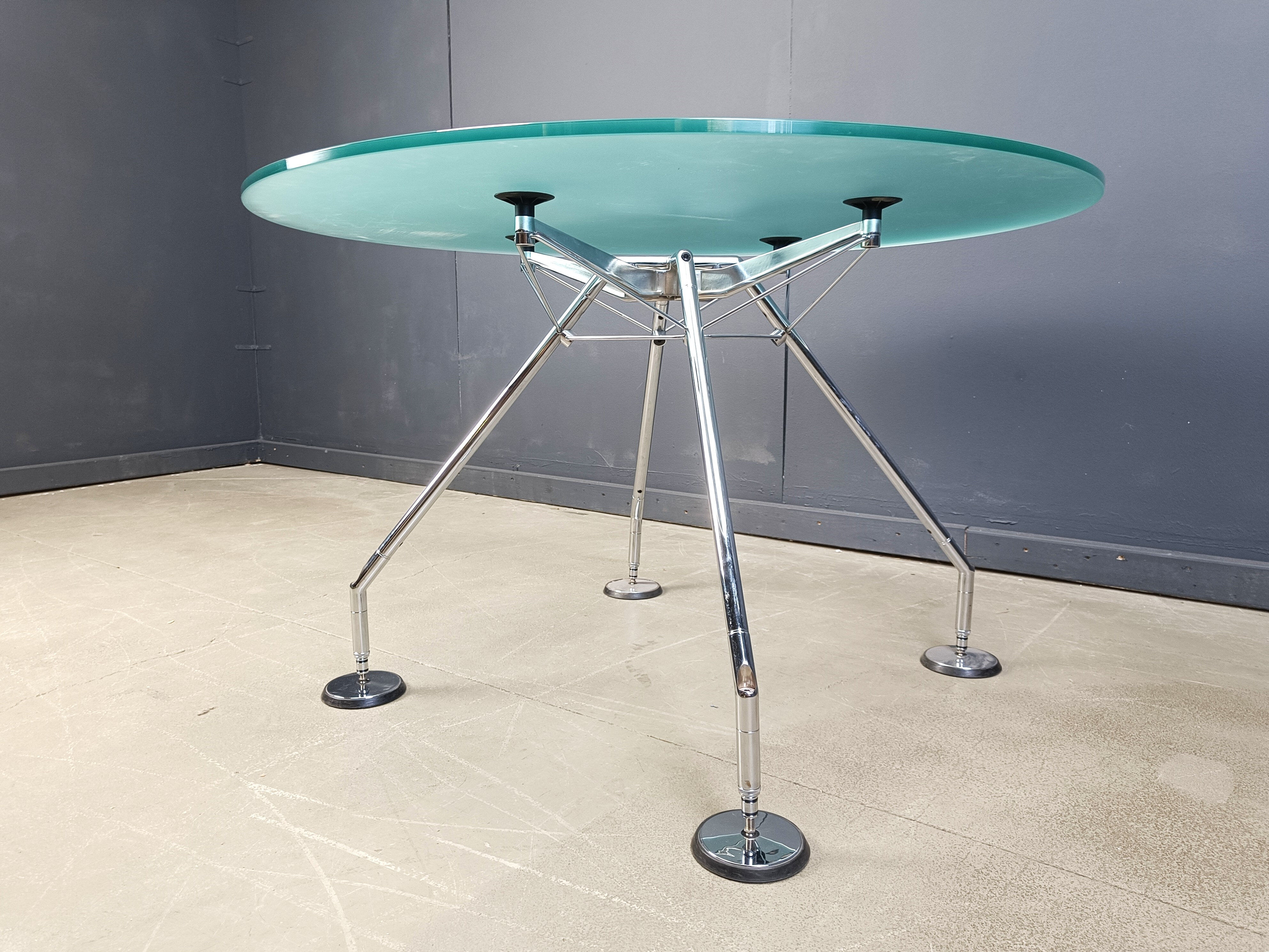 Nomos dining table by Norman Foster for Tecno, 1980s