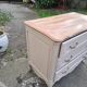 Commode de style louis xv  peinte
