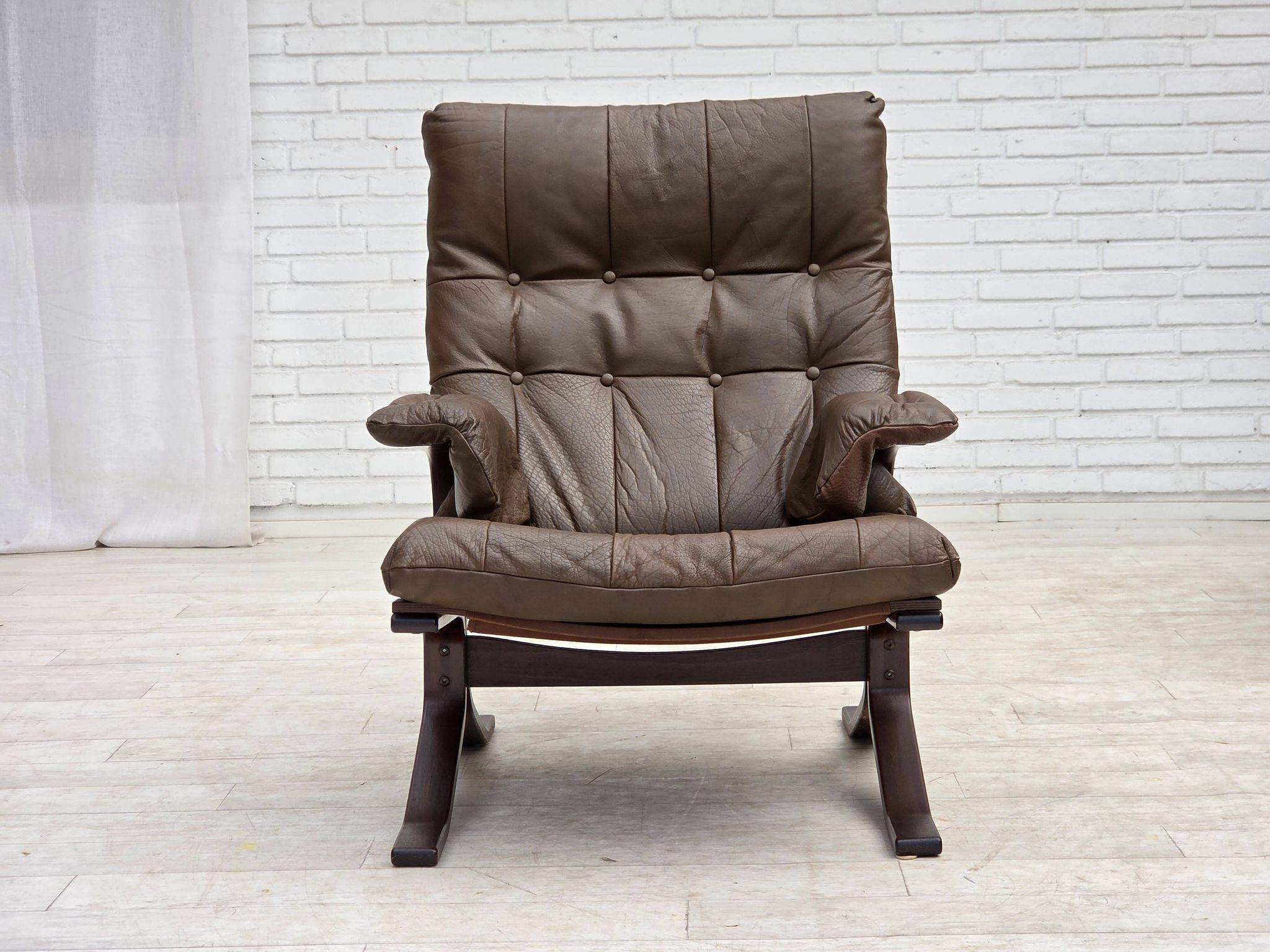 Fauteuil en cuir de meuble marron, années 1970, design scandinave,