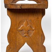 Tabouret en bois sculpté, chêne, 1950-1960