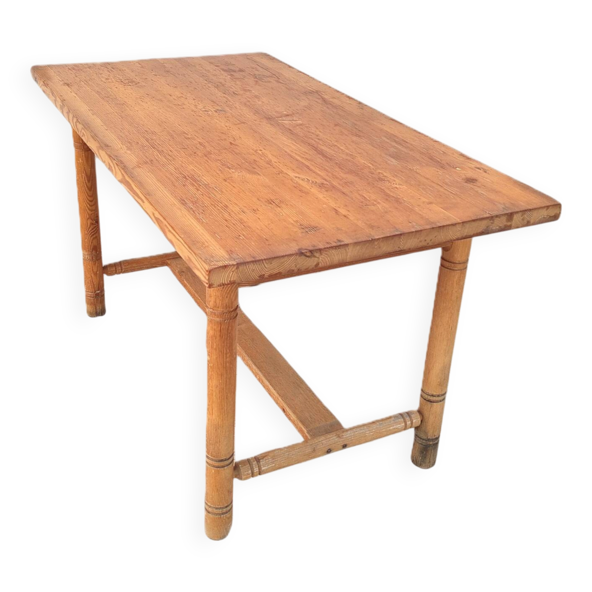 Vintage table in solid pine