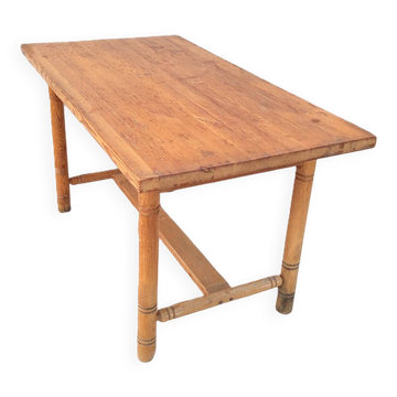 Vintage table in solid pine