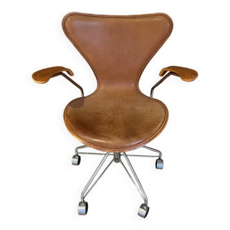 Armchair by Arne Jacobsen