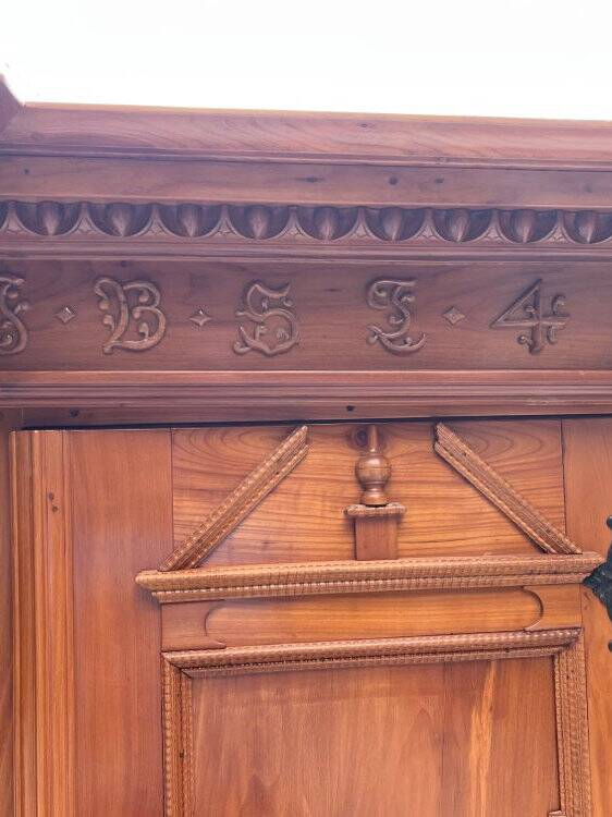 Armoire de château 1742
