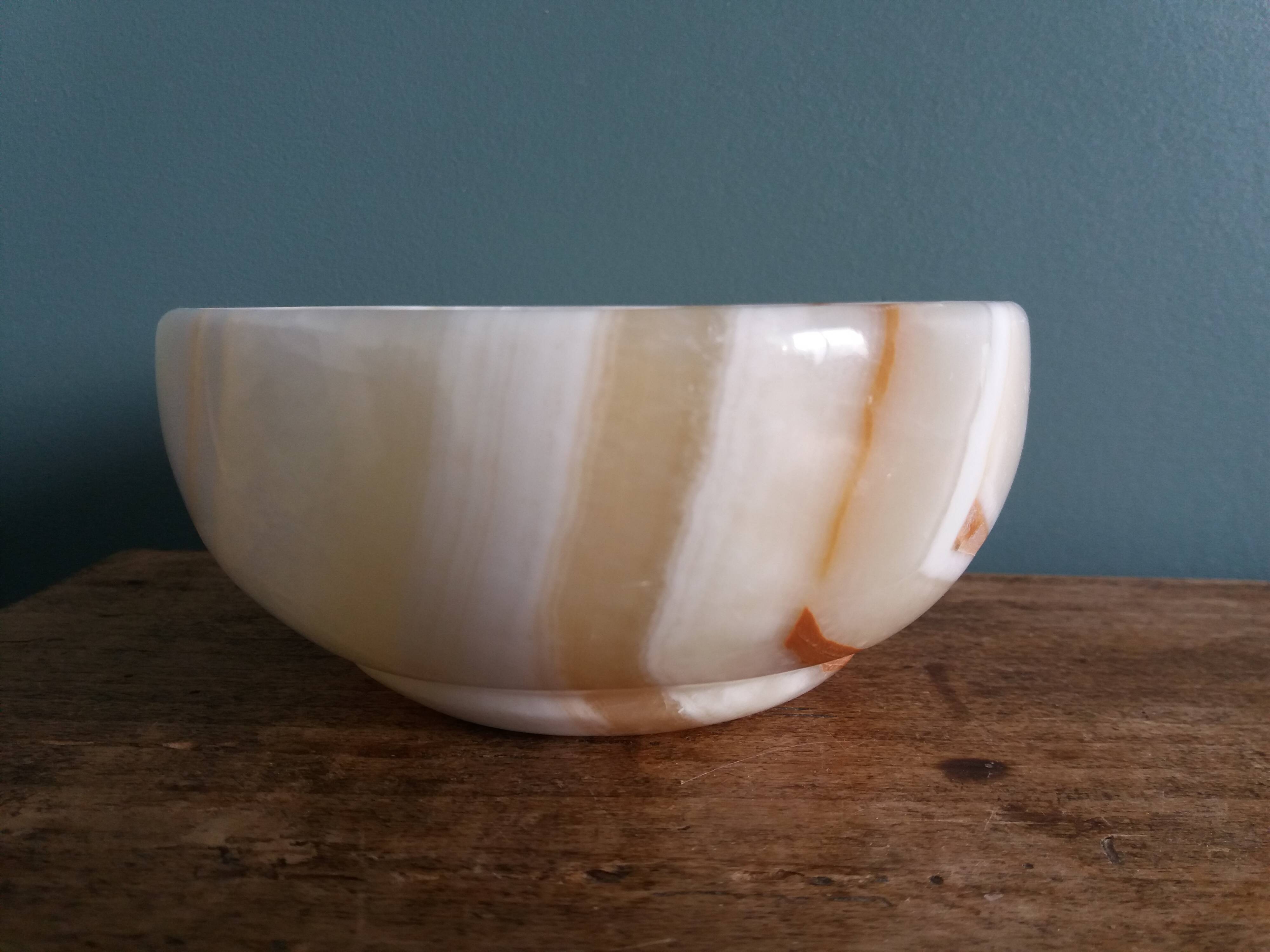 Empty bowl onyx alabaster pocket