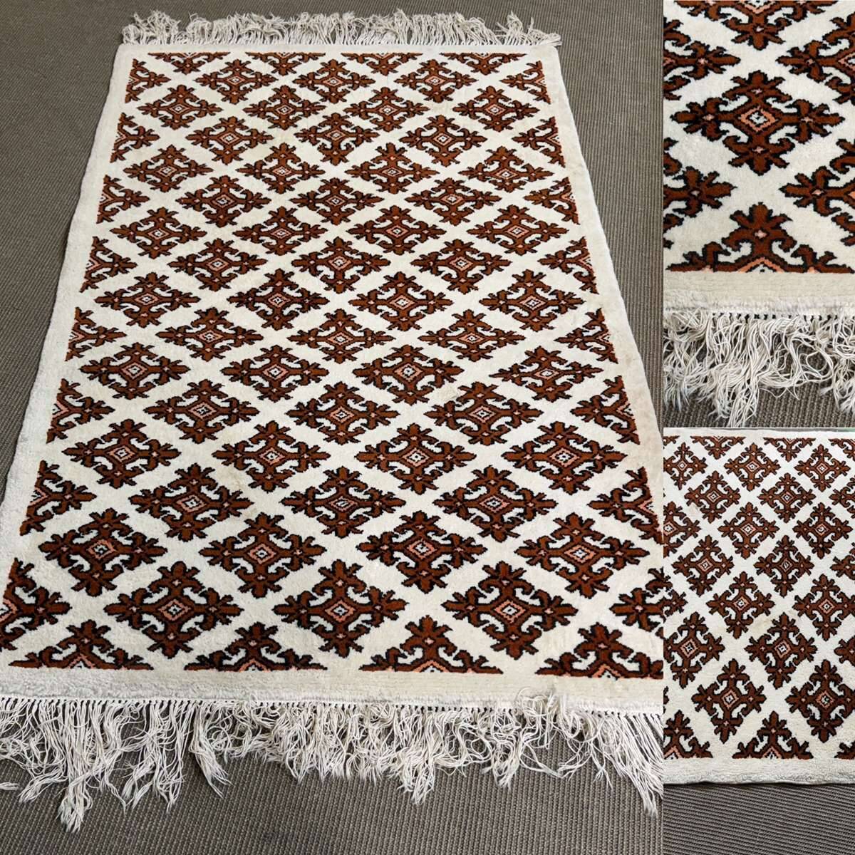Handmade Tunisian wool rug - 1.74m x 1.11m.