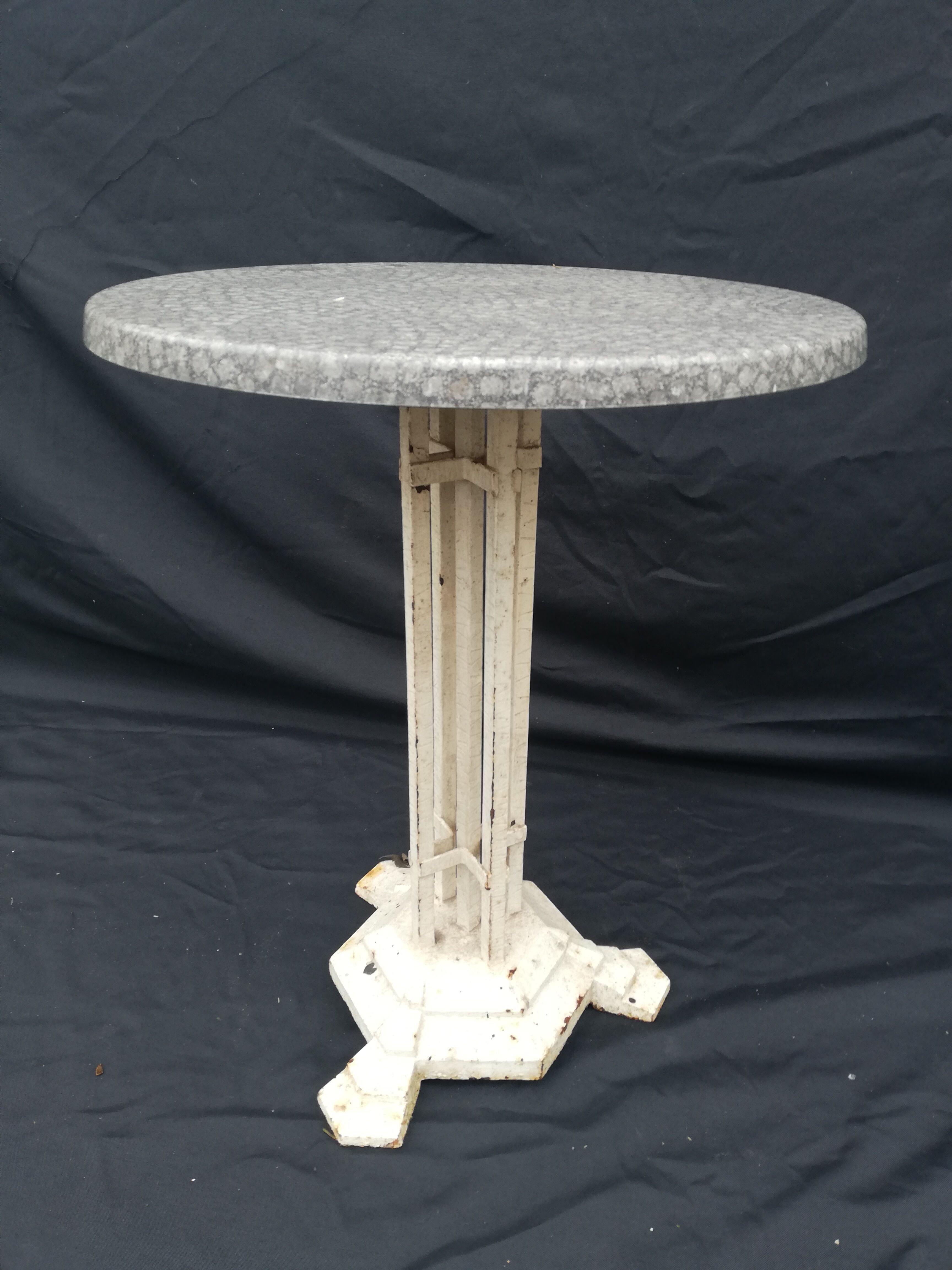 Guéridon old bistro brewery art deco