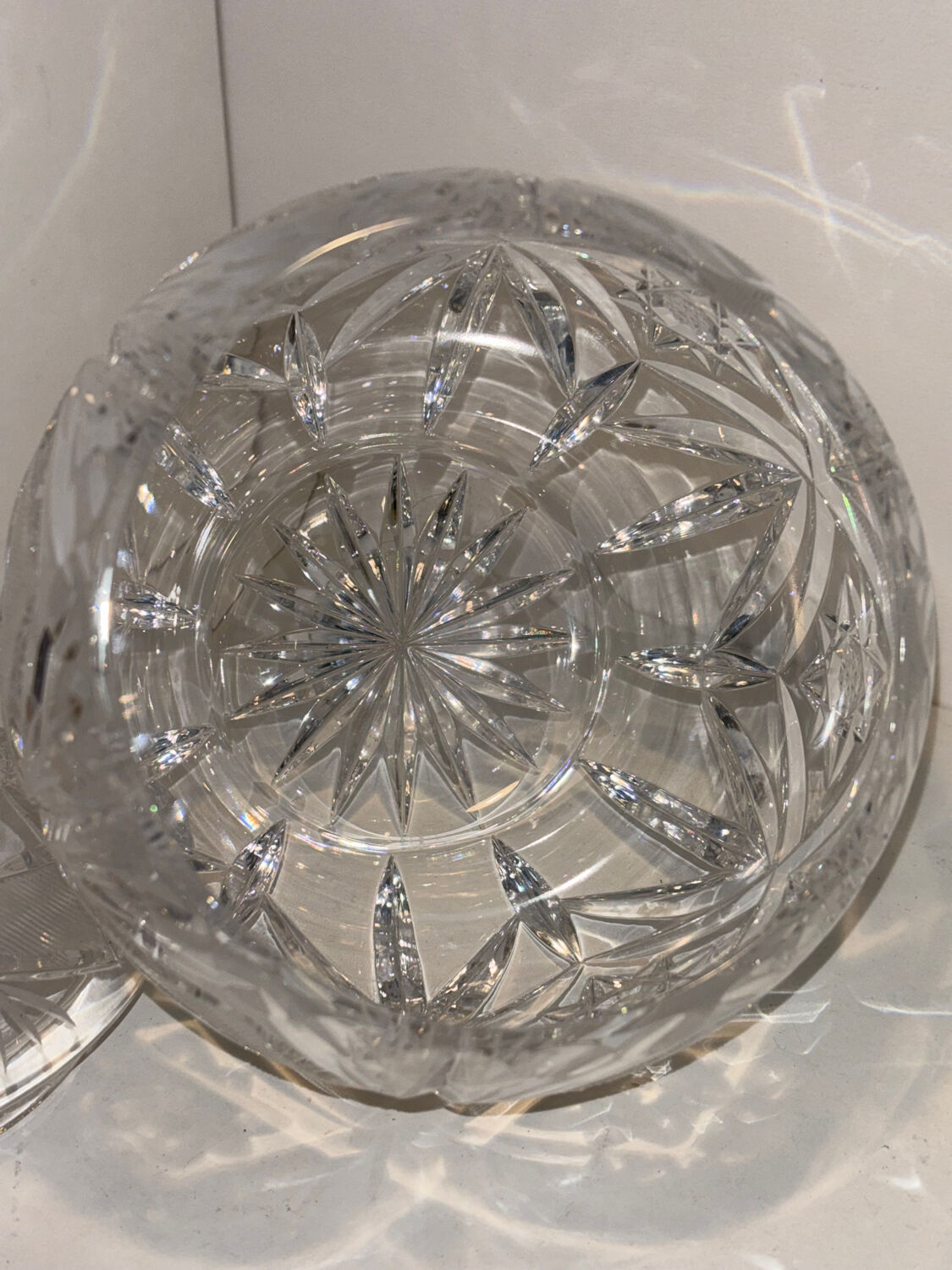 Bonbonnière en cristal ciselé