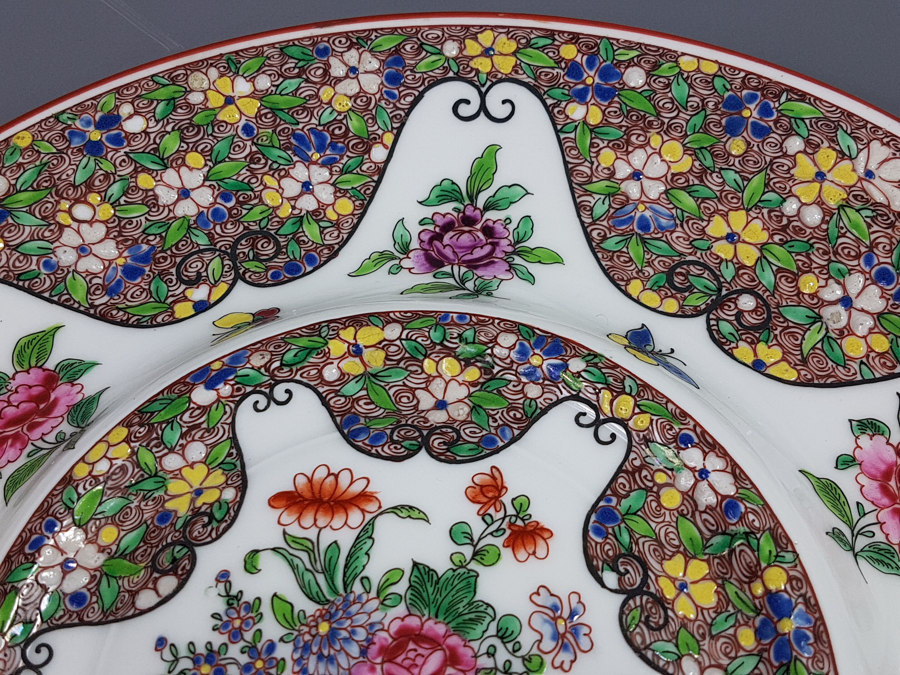 Old enamelled porcelain dish apocryphal brand of Sèvres