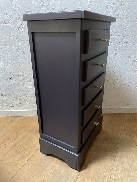 Chiffonier