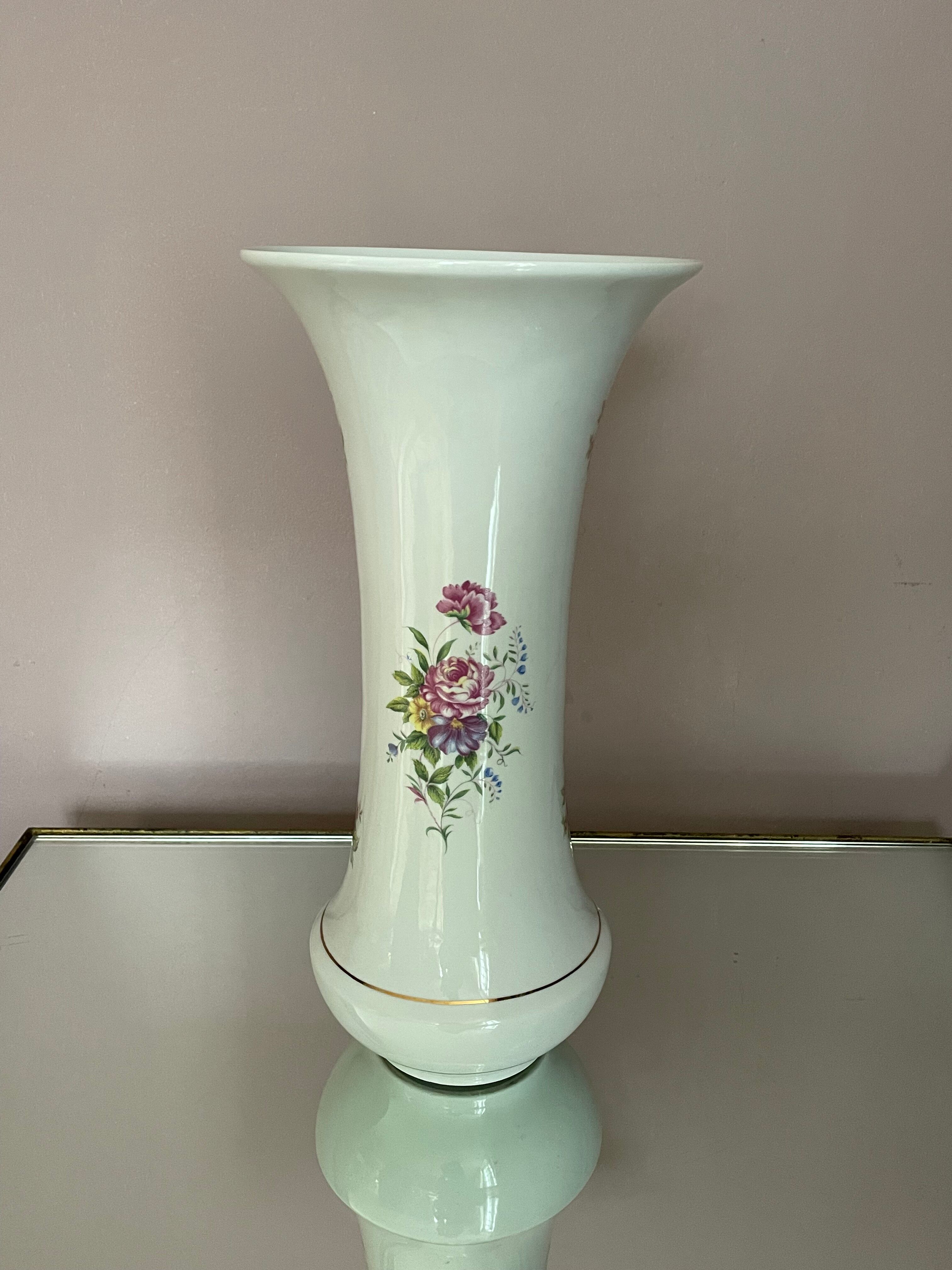 Large Hollohàza porcelain vase with floral motifs