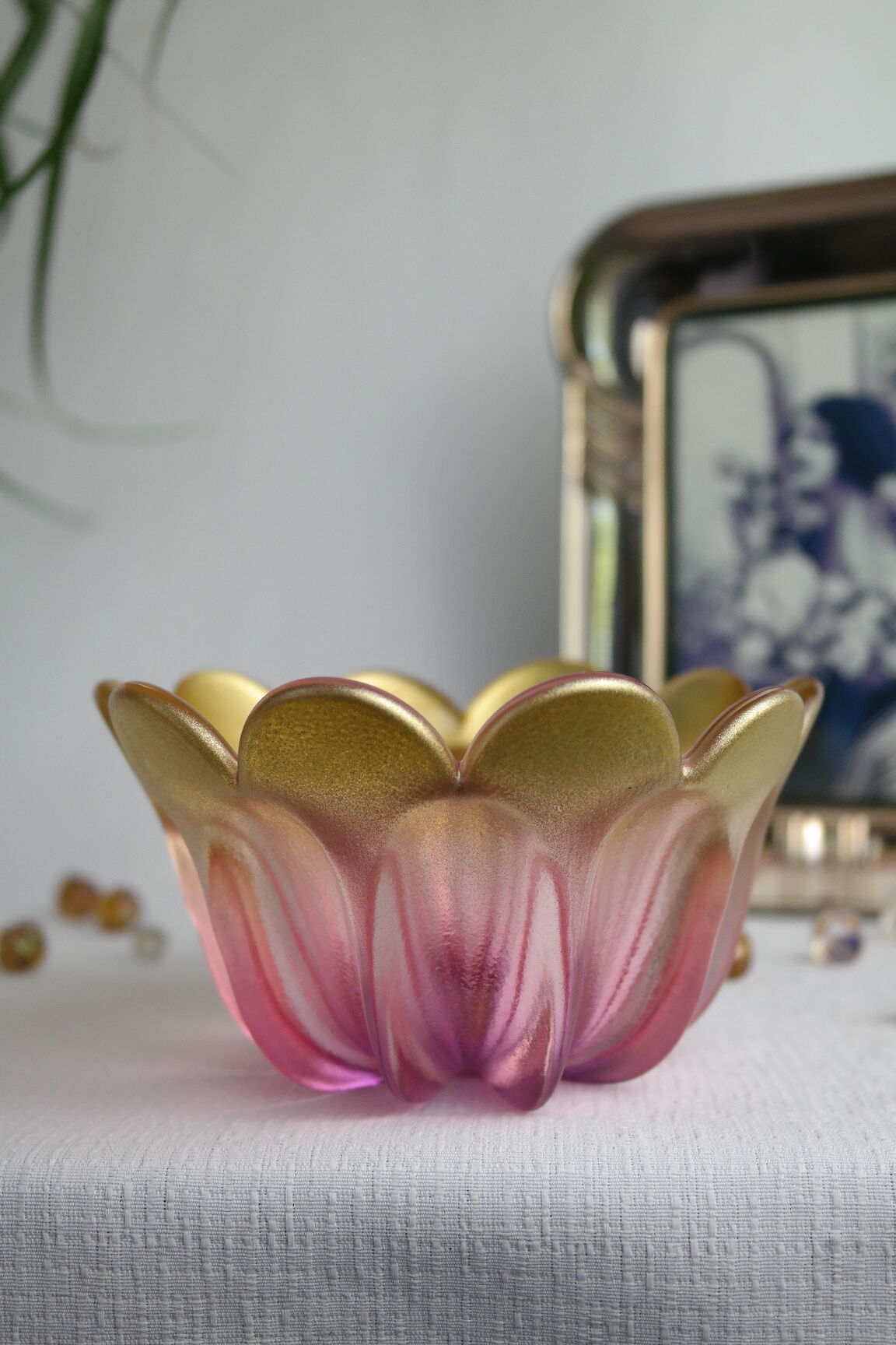 Empty pocket in pink glass paste corolla vintage Germany