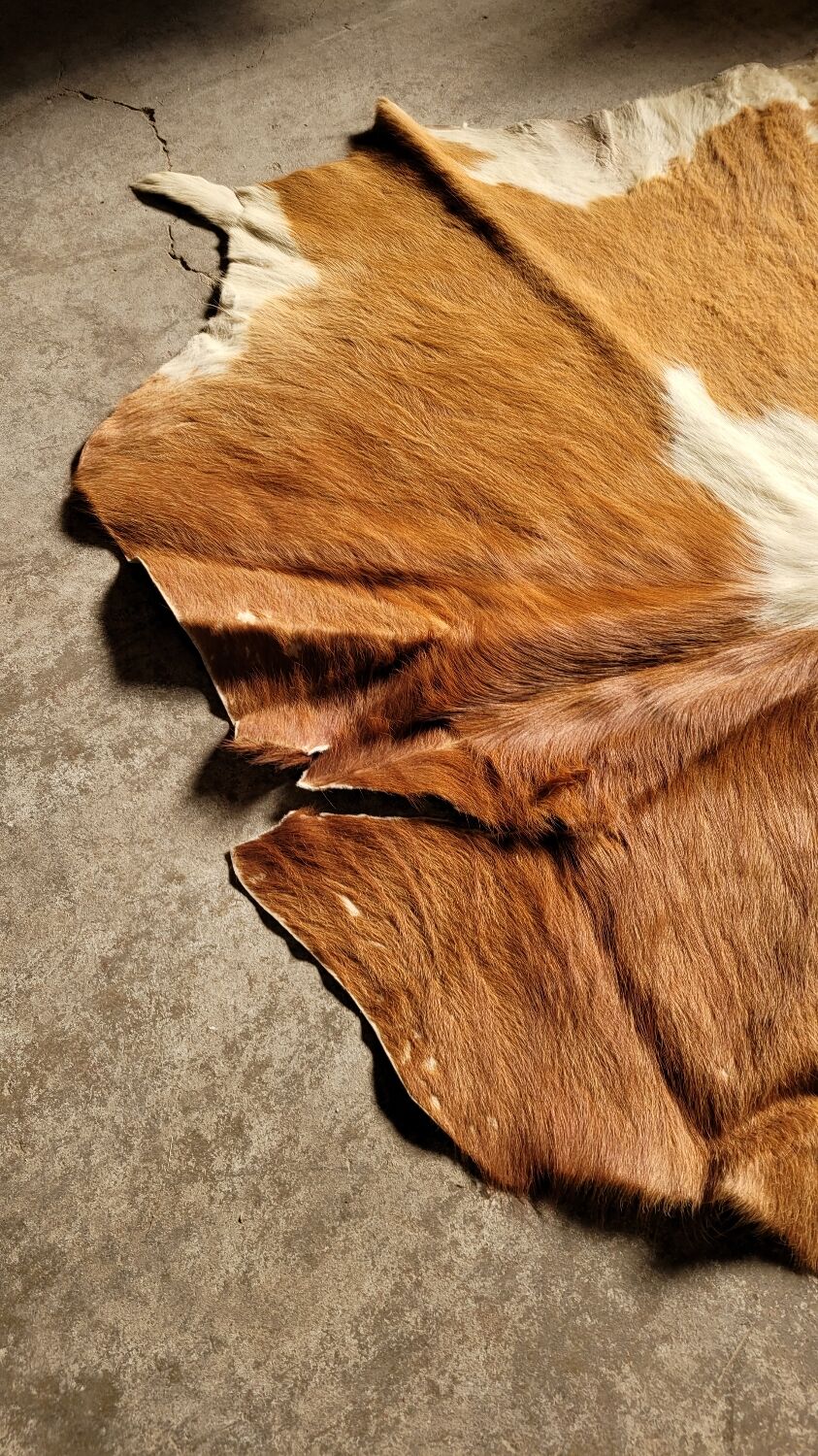 Tapis peau de vache vintage 1970