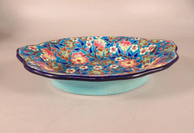 Longwy enamels – Important lobed plate with polychrome floral decoration, 20th century