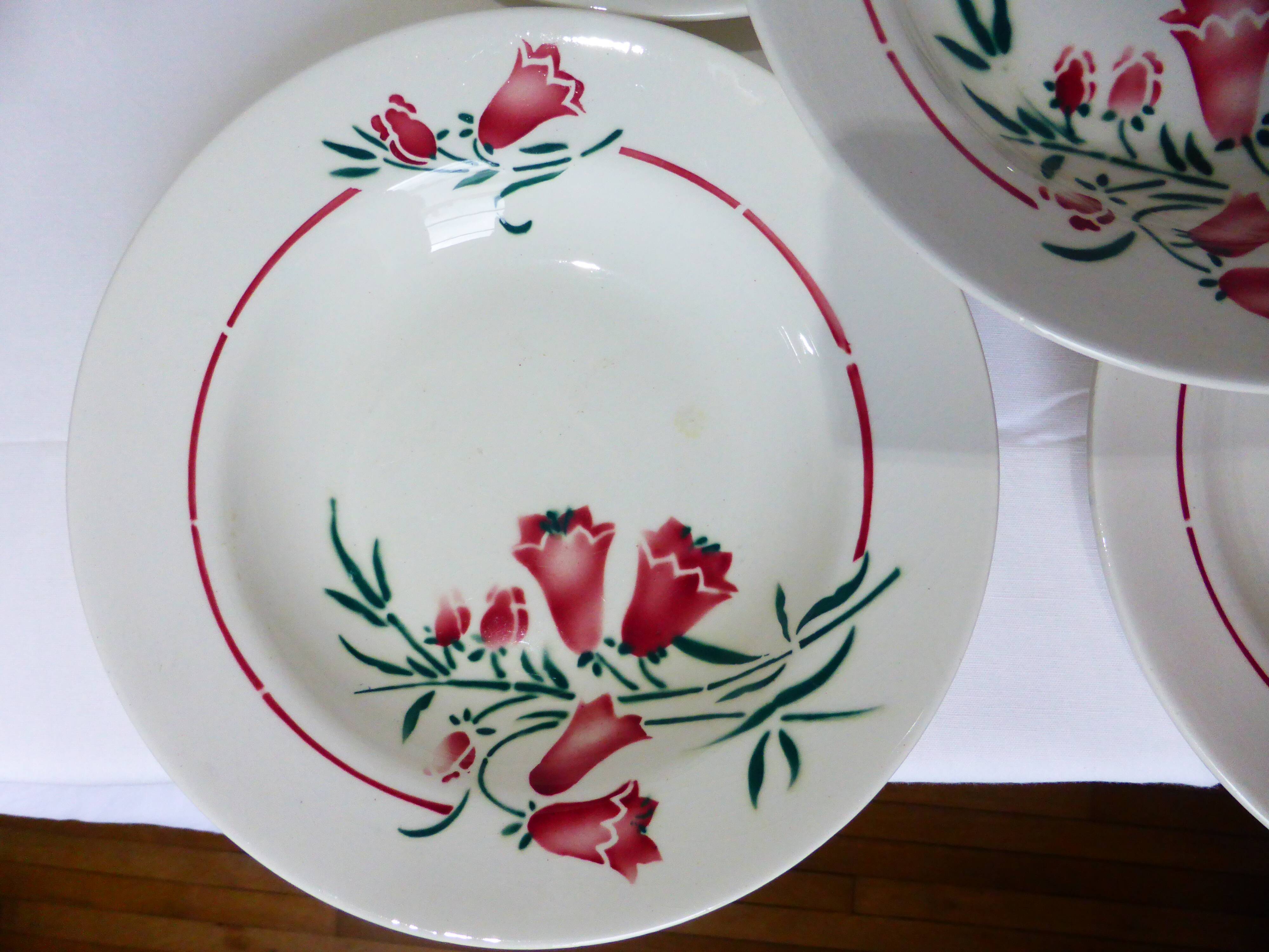 5 hollow plates of St Amand model Peg