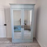 Armoire parisienne avec miroirs