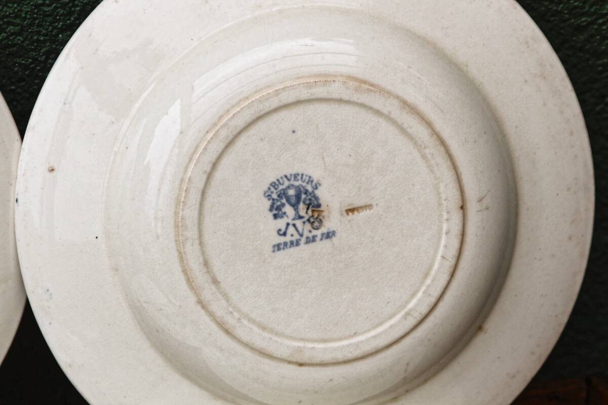 Set of 6 Jules Vieillard iron earth plates, St buveurs model