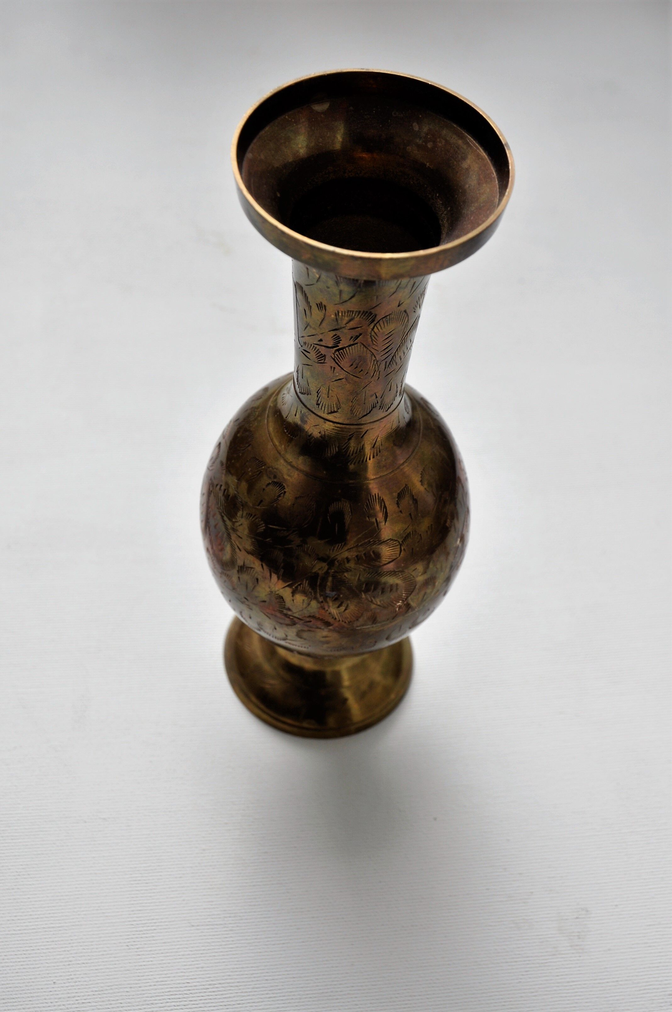 METAL VASE