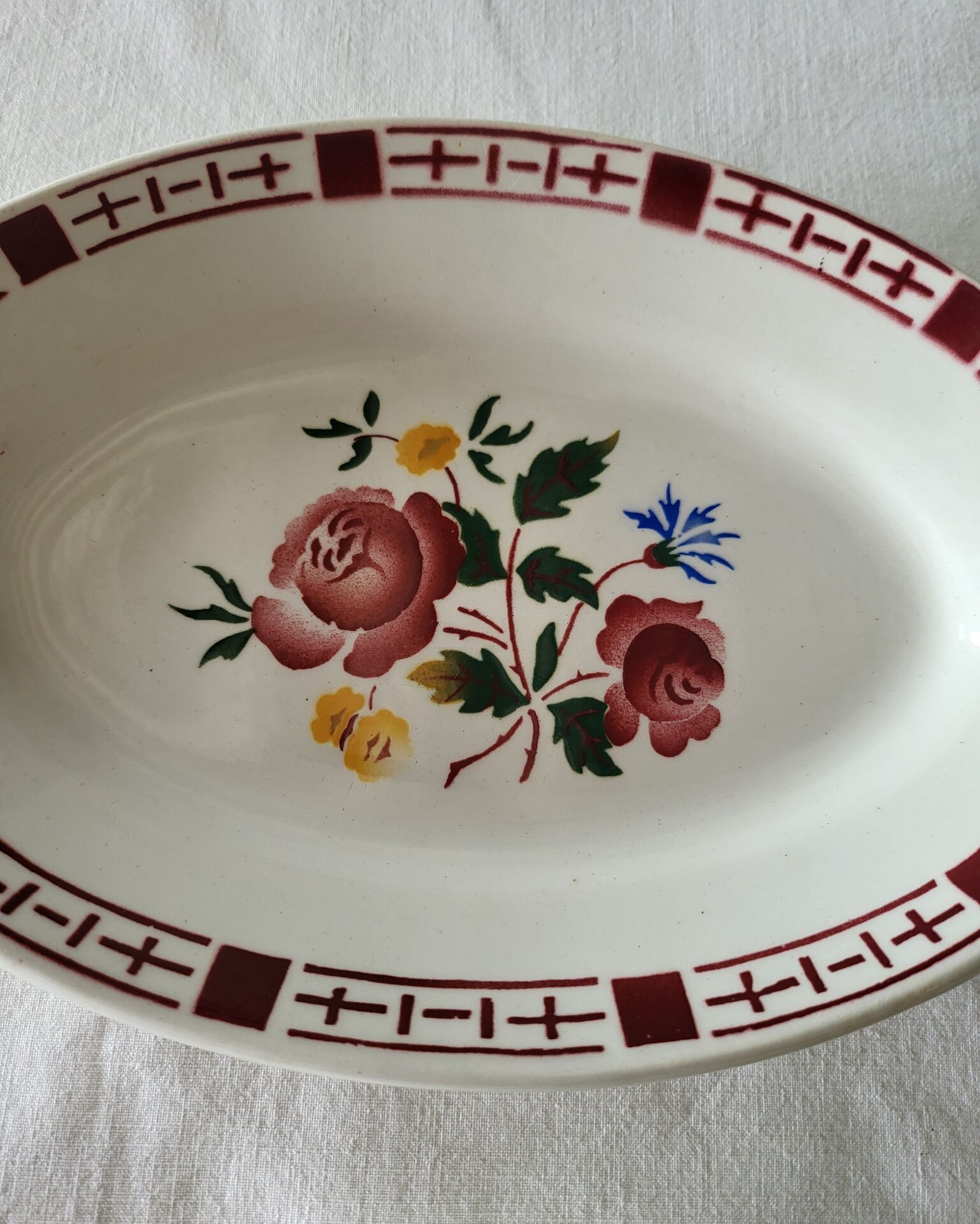2 earthenware dishes from Sarreguemines and Digoin, model Danielle.