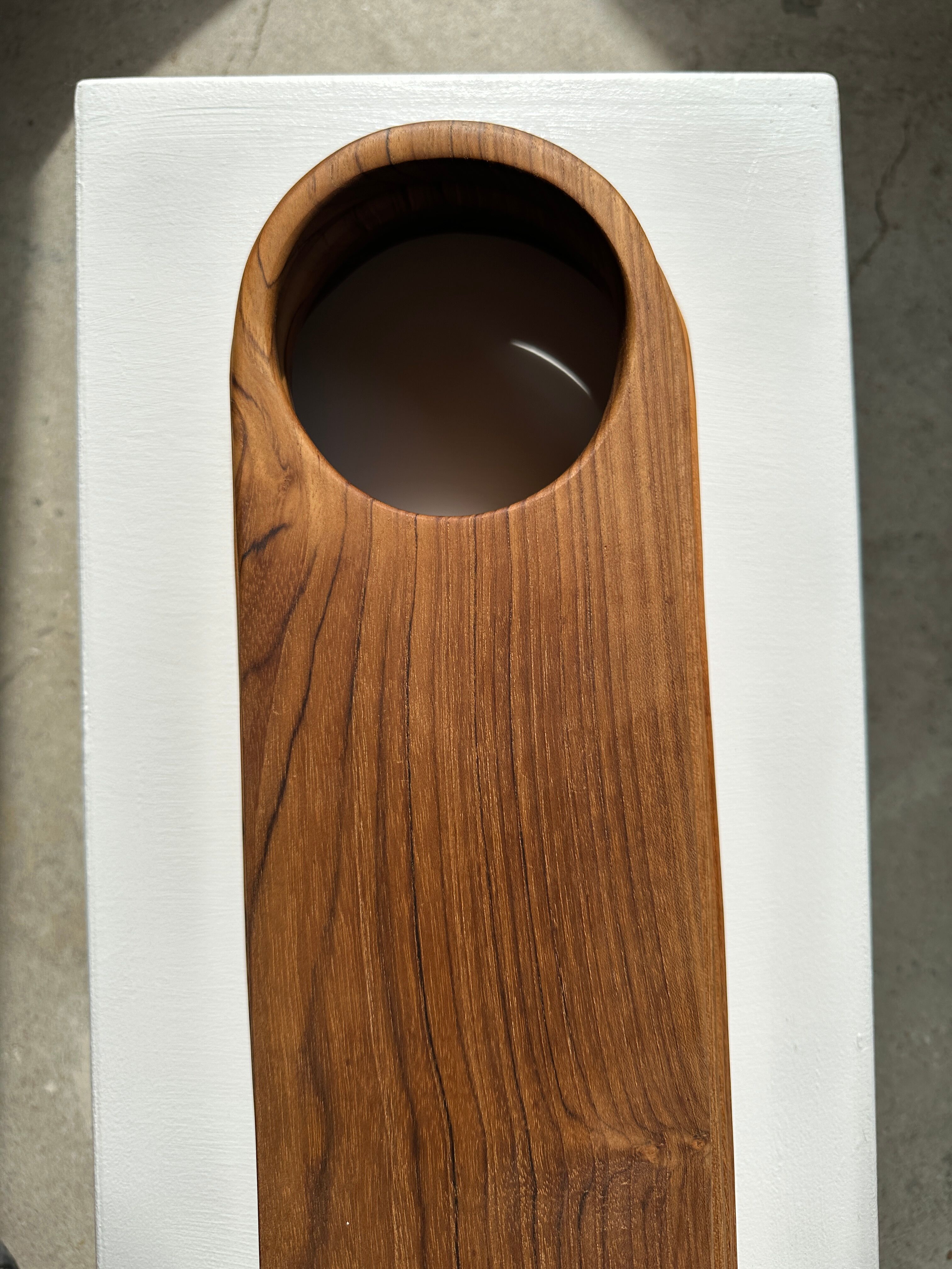 Cutting or presentation board of monoxyl teak with handle (T1)