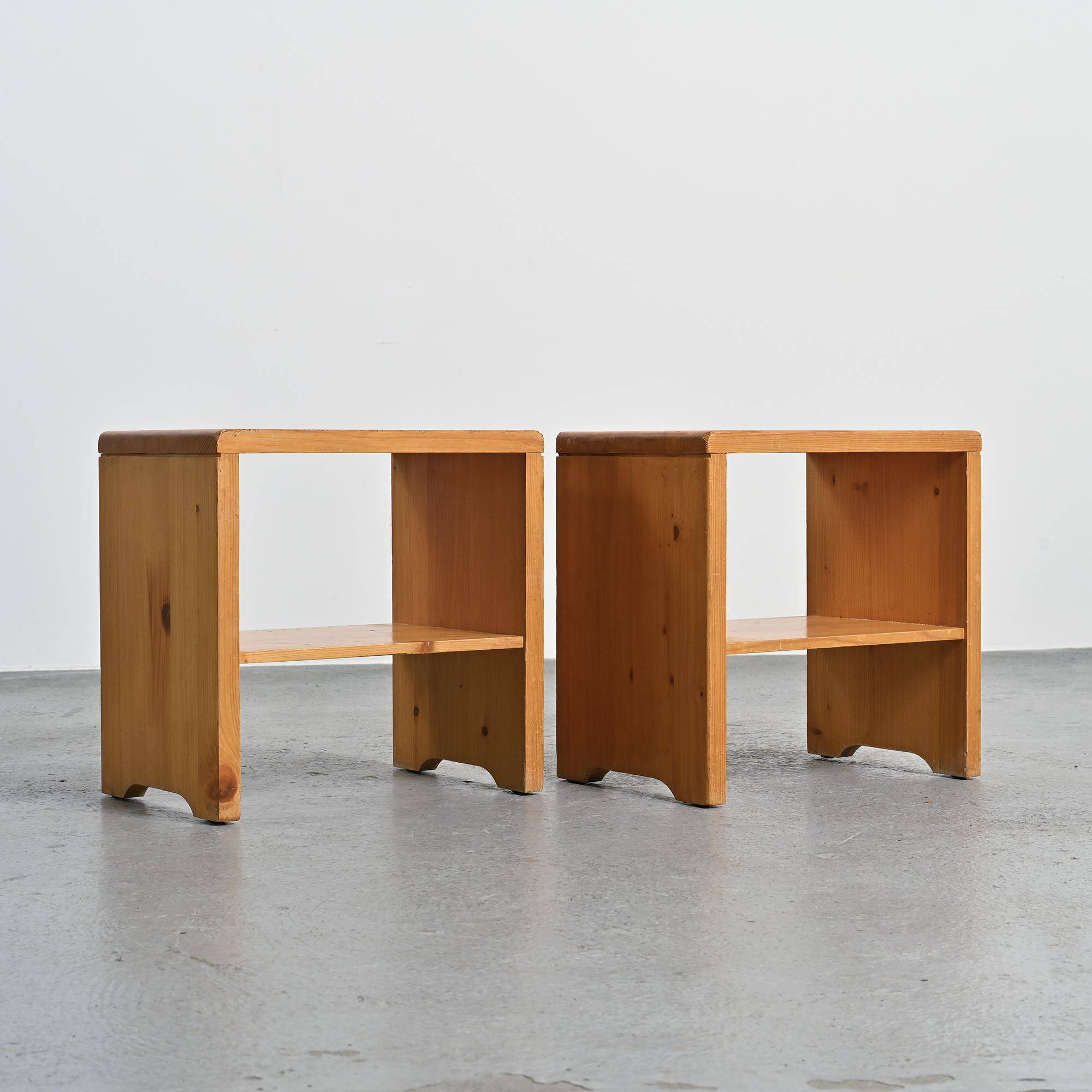 Pair of bedside tables from Arcs in solid pine, circa 1975.