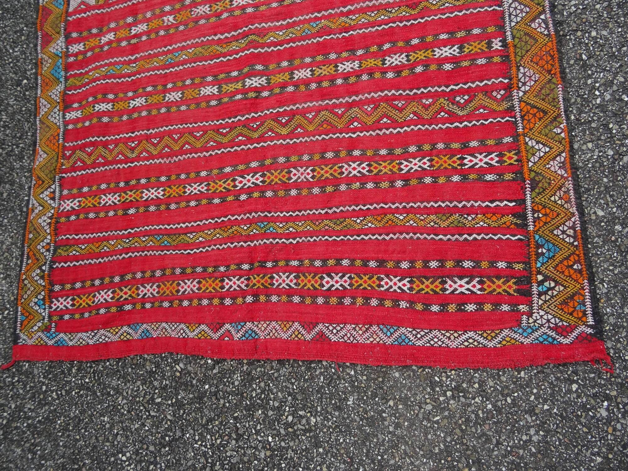 Handmade Berber Tuareg rug 233 x 133 cm
