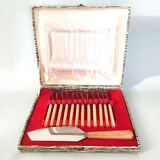 Box 12 dessert forks and 1 cake knife