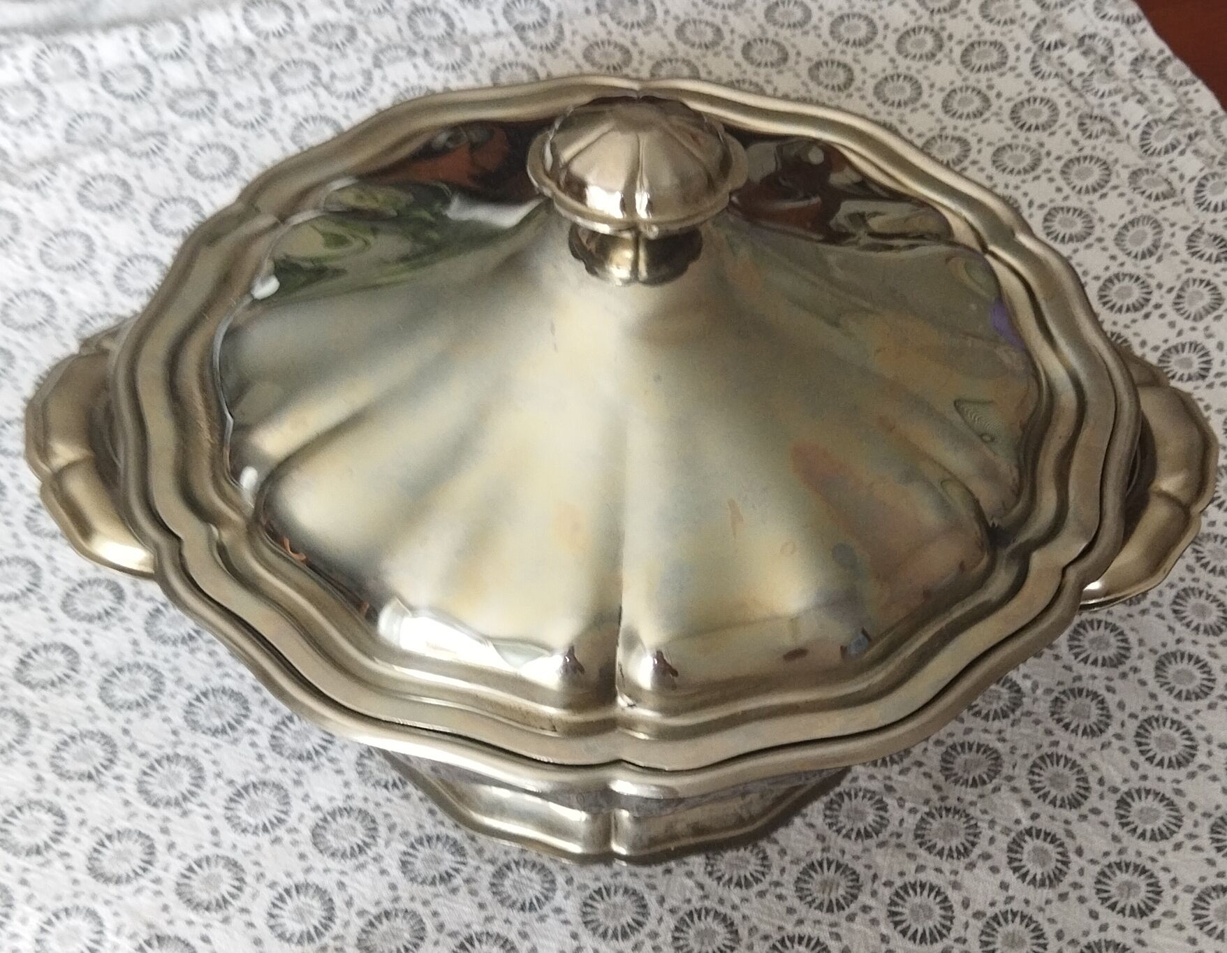 Stainless steel tureen