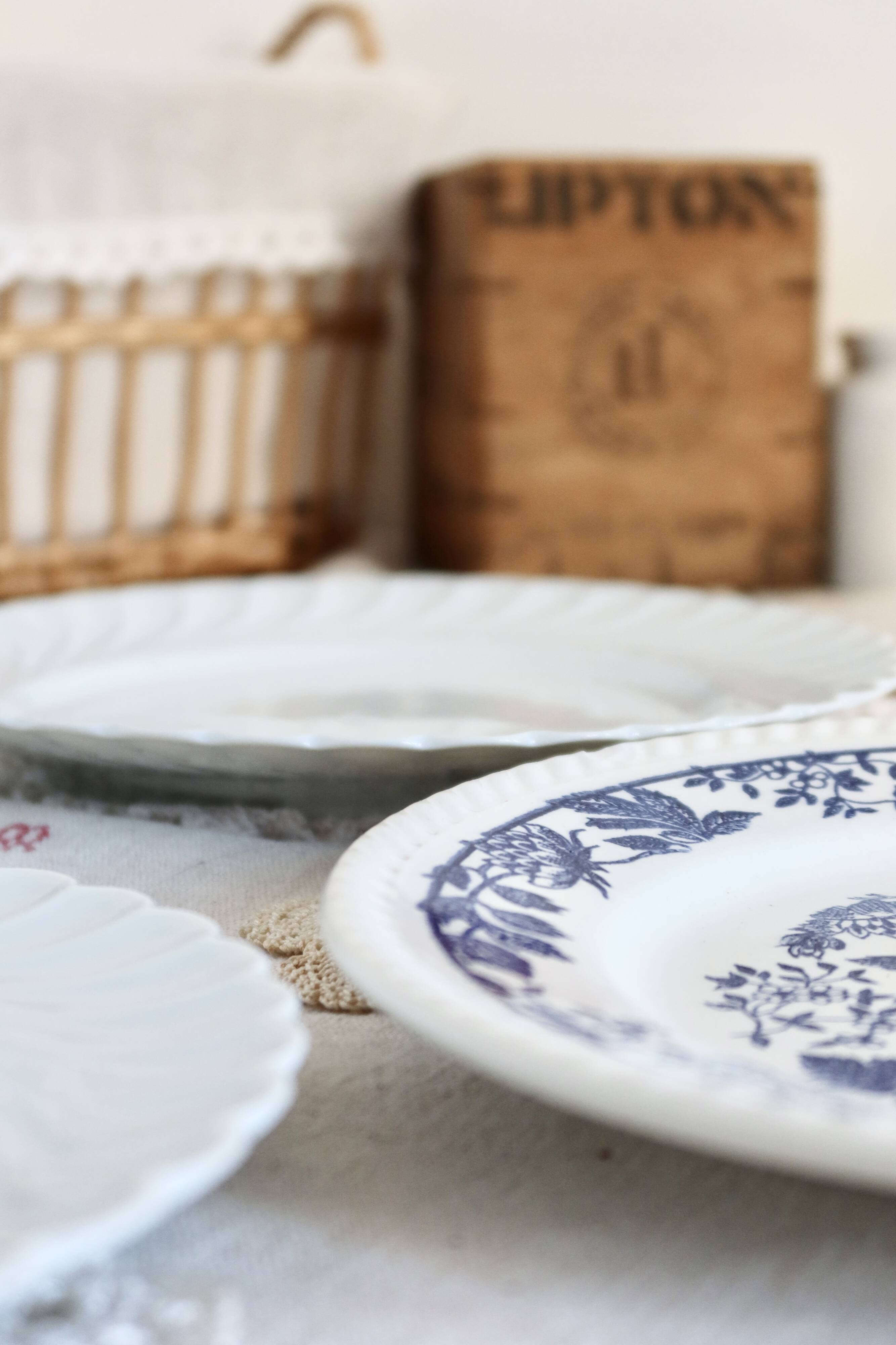 4 mismatched vintage porcelain and earthenware flat plates Marina set