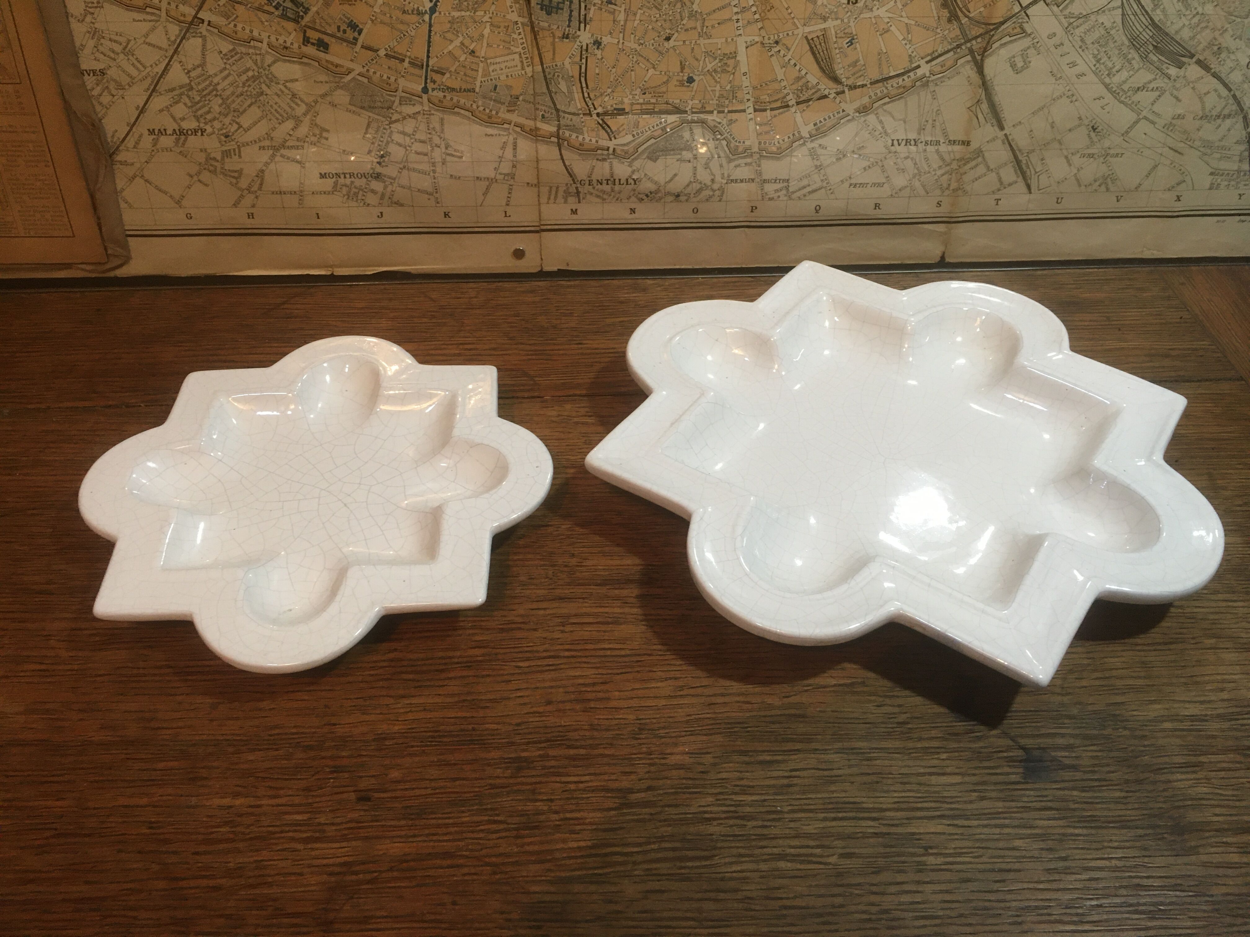 Pair of ceramic pocket vacuum