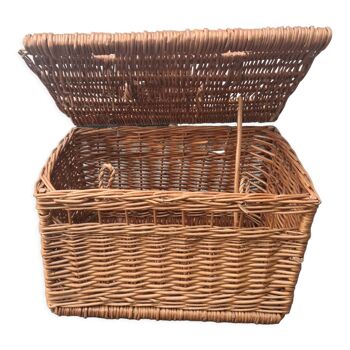 Malle ou panier en osier