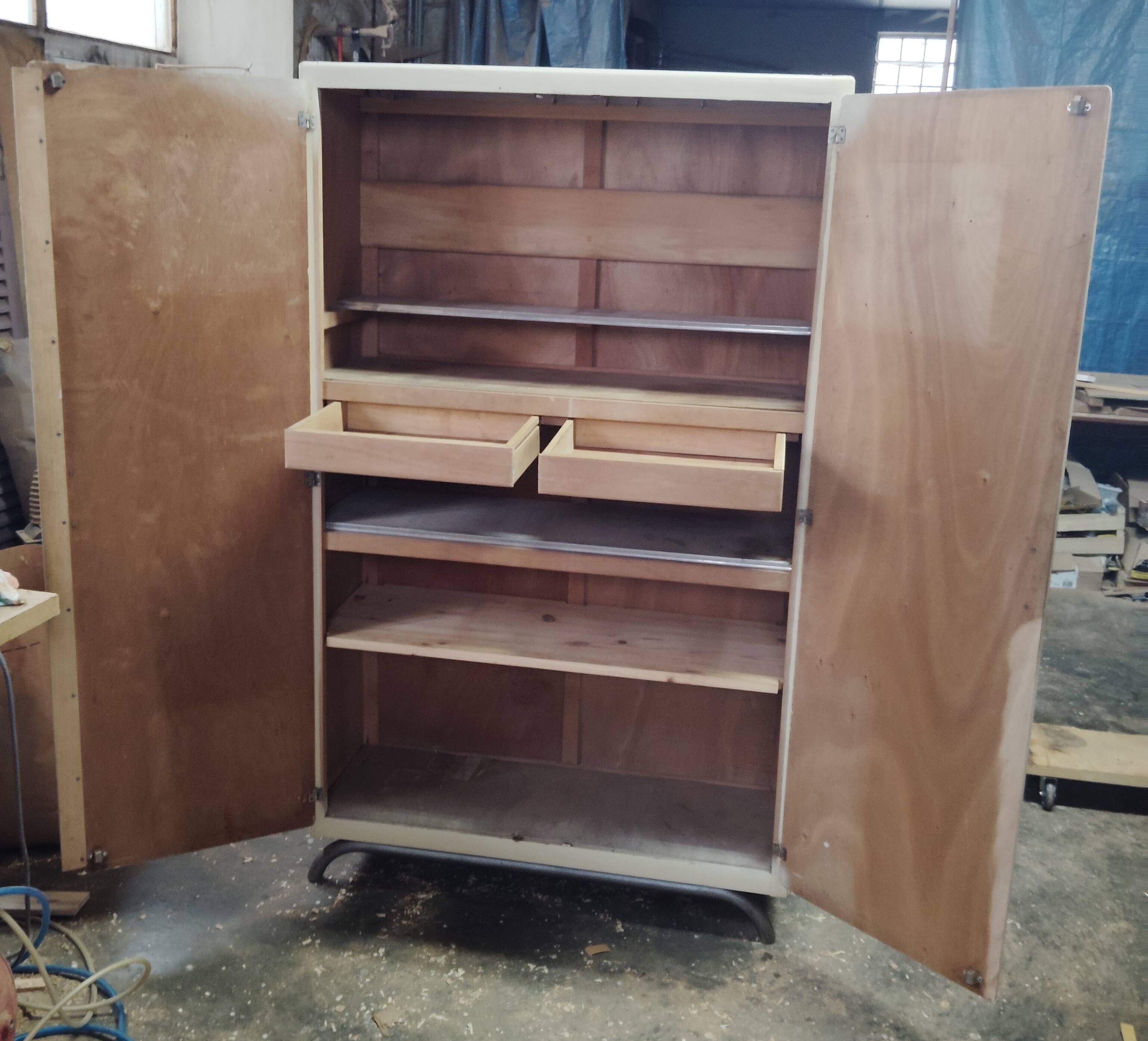 Mado kitchen cabinet