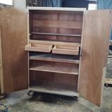 Mado kitchen cabinet