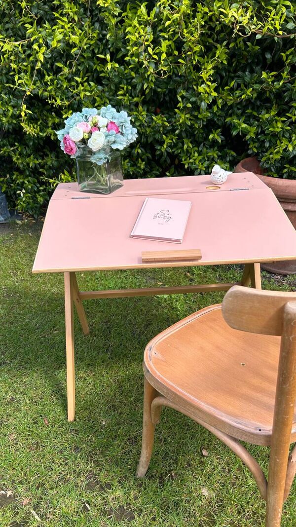 Bureau enfant pieds compas