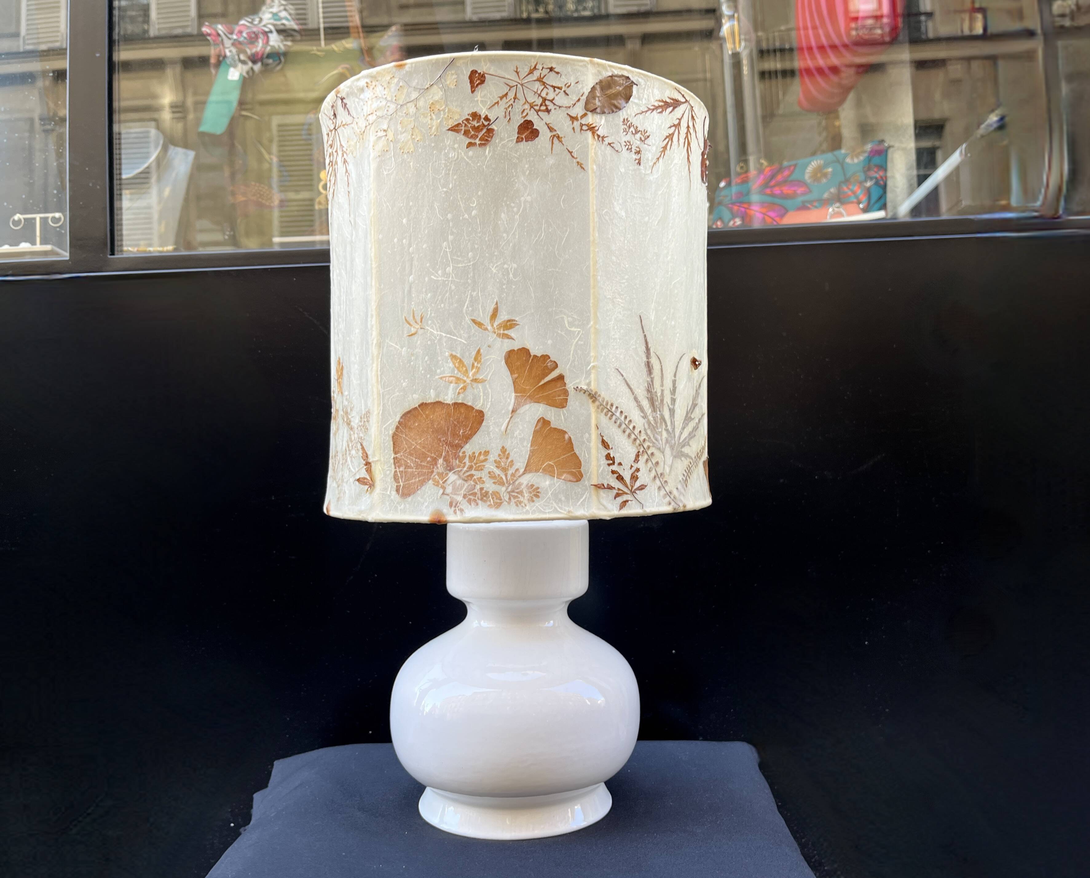 Vintage design lamp base in white ceramic with dried flower shade