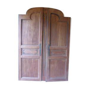 paire de portes d'armoire