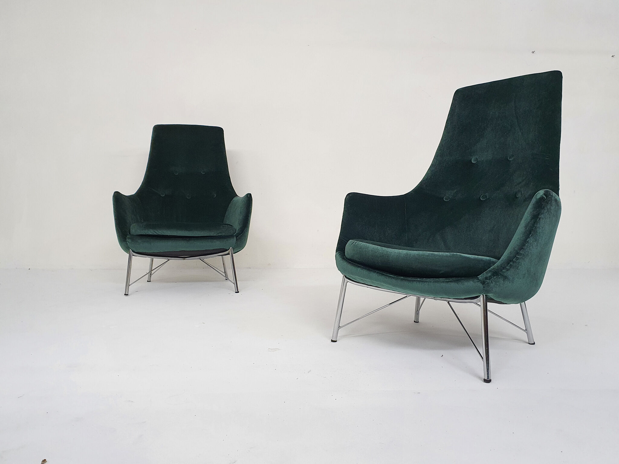 Karl Ekselius for Pastoe FM31 velvet lounge chairs, The Netherlands 1959