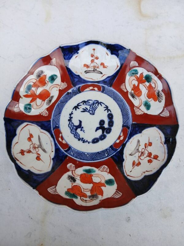 lot de 3 assiettes Imari - porcelaine japonaise - décor de poisson